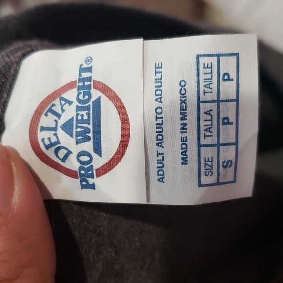 𝅺DELTA Resting Grinch Face T Shirt - Picture 7 of 8